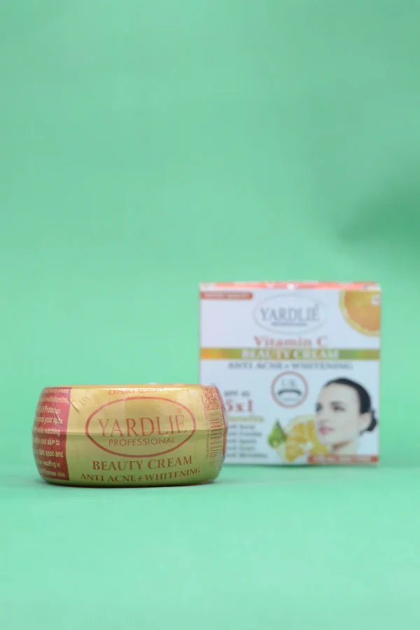 Yardlie Professional Vitamin C Beauty Cream.